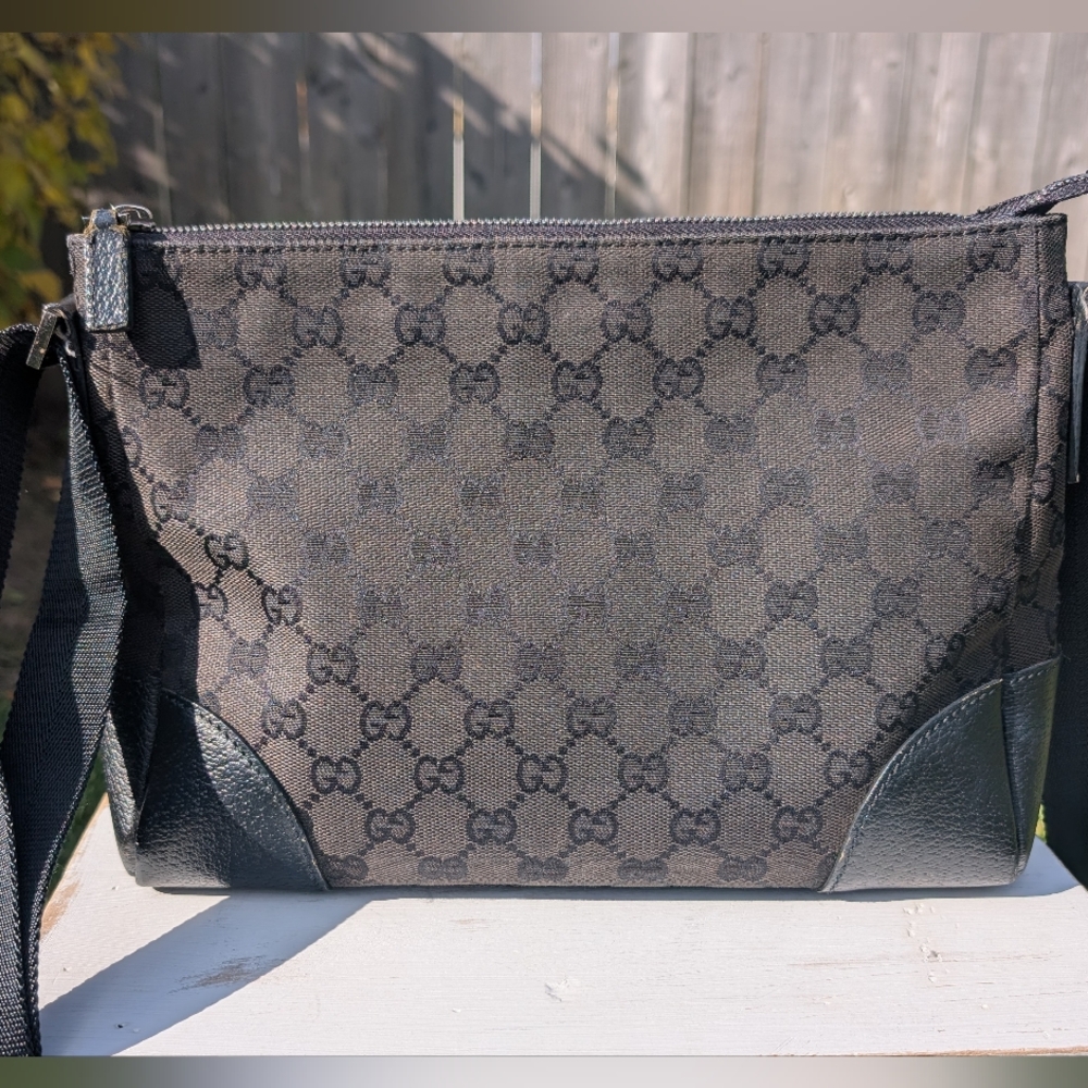 Gucci GG Monogram Canvas Messenger Bag, Black - EUC! - Picture 4 of 13